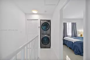 421 SW 3rd St, Miami, FL 33130 - Photo 8