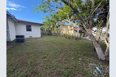 6318 SW 27th St, Miami, FL 33155 - Photo 14