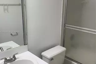 8321 NW 7th St, Miami, FL 33126 - Photo 10