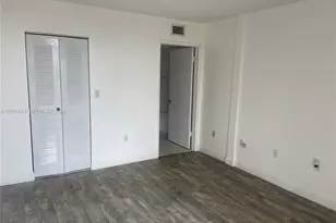 8321 NW 7th St, Miami, FL 33126 - Photo 16