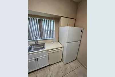 631 Cypress Lake Blvd #E17, Deerfield Beach, FL 33064 - Photo 6