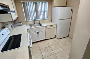 631 Cypress Lake Blvd, Deerfield Beach, FL 33064 - Photo 4
