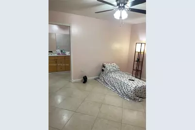19391 NW 57th Ct, Hialeah, FL 33015 - Photo 16