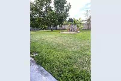 19391 NW 57th Ct, Hialeah, FL 33015 - Photo 20