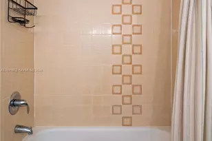 2625 Collins Ave, Miami Beach, FL 33140 - Photo 16
