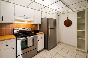 2625 Collins Ave, Miami Beach, FL 33140 - Photo 10