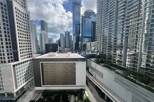 31 SE 6th St, Miami, FL 33131 - Photo 8