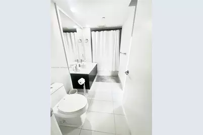 31 SE 6th St #2307, Miami, FL 33131 - Photo 14