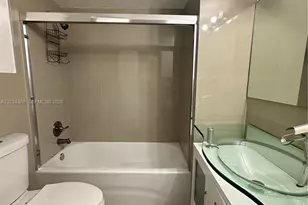 9250 Fontainebleau Blvd, Miami, FL 33172 - Photo 20