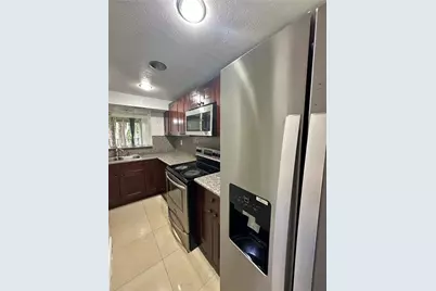 9250 Fontainebleau Blvd #202, Miami, FL 33172 - Photo 10