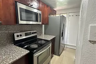 9250 Fontainebleau Blvd, Miami, FL 33172 - Photo 12