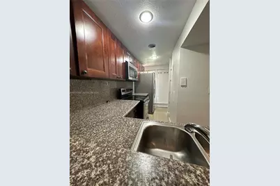 9250 Fontainebleau Blvd #202, Miami, FL 33172 - Photo 8