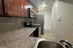 9250 Fontainebleau Blvd, Miami, FL 33172 - Photo 8