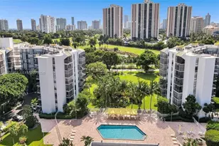 20400 Country Club Dr, Aventura, FL 33180 - Photo 14