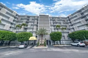 20400 Country Club Dr, Aventura, FL 33180 - Photo 16