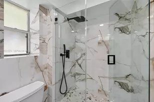 20300 W Country Club Dr, Aventura, FL 33180 - Photo 38