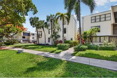 20300 W Country Club Dr #106-3, Aventura, FL 33180 - Photo 16