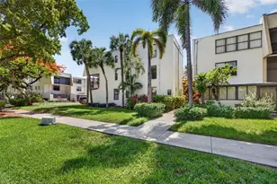 20300 W Country Club Dr, Aventura, FL 33180 - Photo 16
