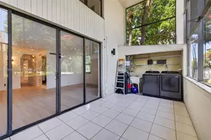 20300 W Country Club Dr, Aventura, FL 33180 - Photo 26