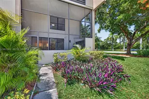 20300 W Country Club Dr, Aventura, FL 33180 - Photo 24
