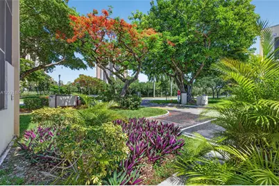 20300 W Country Club Dr #106-3, Aventura, FL 33180 - Photo 30
