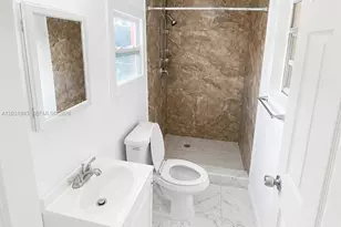 15720 NW 28th Pl, Miami Gardens, FL 33054 - Photo 4