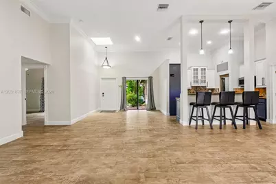 2731 S Parkview Dr, Hallandale Beach, FL 33009 - Photo 6