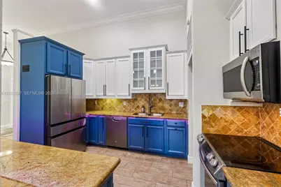 2731 S Parkview Dr, Hallandale Beach, FL 33009 - Photo 16