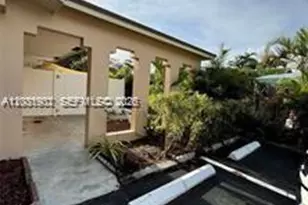 590 NE 20th St, Wilton Manors, FL 33305 - Photo 1