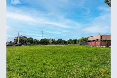7920 NW 11th Ave, Miami, FL 33150 - Photo 2