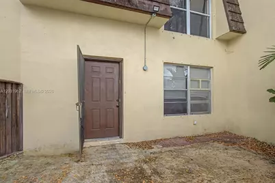 3764 SW 60th Ter #15, Davie, FL 33314 - Photo 6