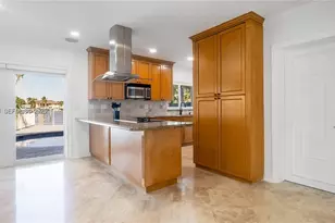 2445 SE 8th St, Pompano Beach, FL 33062 - Photo 16