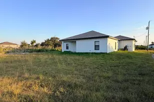 2706 72nd St W, Lehigh Acres, FL 33971 - Photo 24