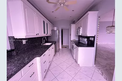 18051 Biscayne Blvd #PH05, Aventura, FL 33160 - Photo 20