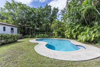 10550 NE 3rd Ct, Miami Shores, FL 33138 - Photo 30