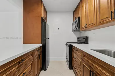445 SW 11th St #102, Miami, FL 33130 - Photo 10