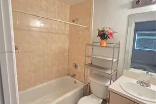 7989 NW 8th St, Miami, FL 33126 - Photo 8