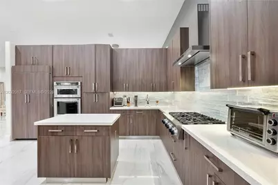 2235 SW 105th Ter, Davie, FL 33324 - Photo 18