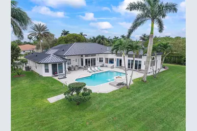 2235 SW 105th Ter, Davie, FL 33324 - Photo 2