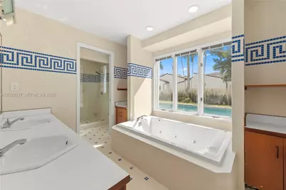 440 SW 29th Rd, Miami, FL 33129 - Photo 14