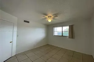 8000 S Colony Cir S, Tamarac, FL 33321 - Photo 8