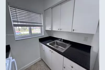 900 SW 5th Ave #3, Miami, FL 33130 - Photo 30