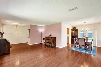 7421 NW 8th Ct, Plantation, FL 33317 - Photo 8