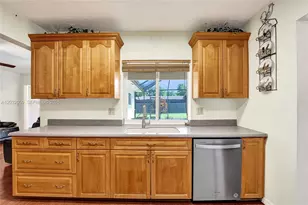 7421 NW 8th Ct, Plantation, FL 33317 - Photo 12