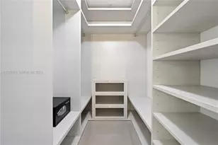 88 SW 7th St, Miami, FL 33130 - Photo 16