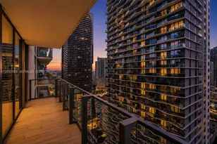 88 SW 7th St, Miami, FL 33130 - Photo 4