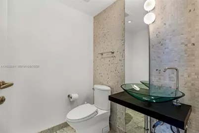 200 Biscayne Boulevard Way #3713, Miami, FL 33131 - Photo 4