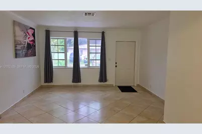 313 SW 2nd Ter #0, Hallandale Beach, FL 33009 - Photo 6