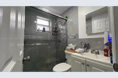 1043 NW 2nd St #2, Miami, FL 33128 - Photo 22