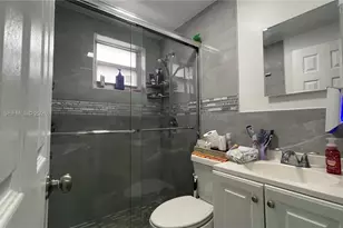 1043 NW 2nd St, Miami, FL 33128 - Photo 22
